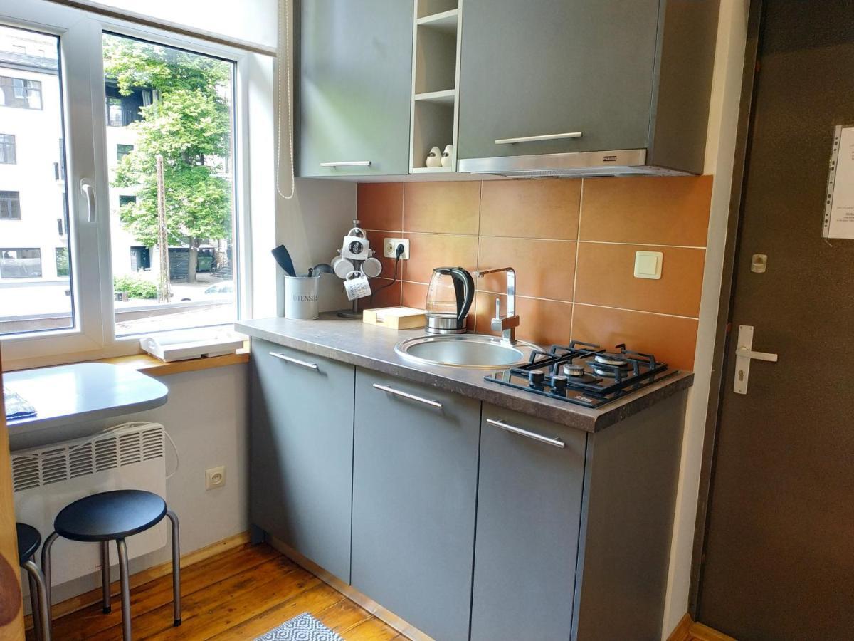 Appartement Tiny Non-Smoking Caka & Free Parking à Riga Extérieur photo
